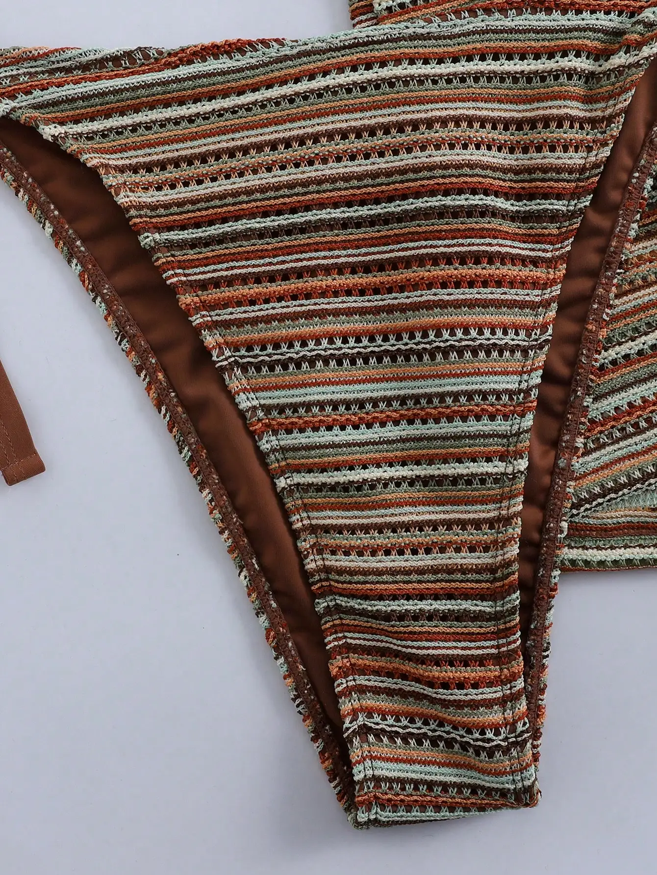 

Комплект бикини из 3 предметов с полосатым принтом и завязками спереди, с шортами-накидкой для женщин