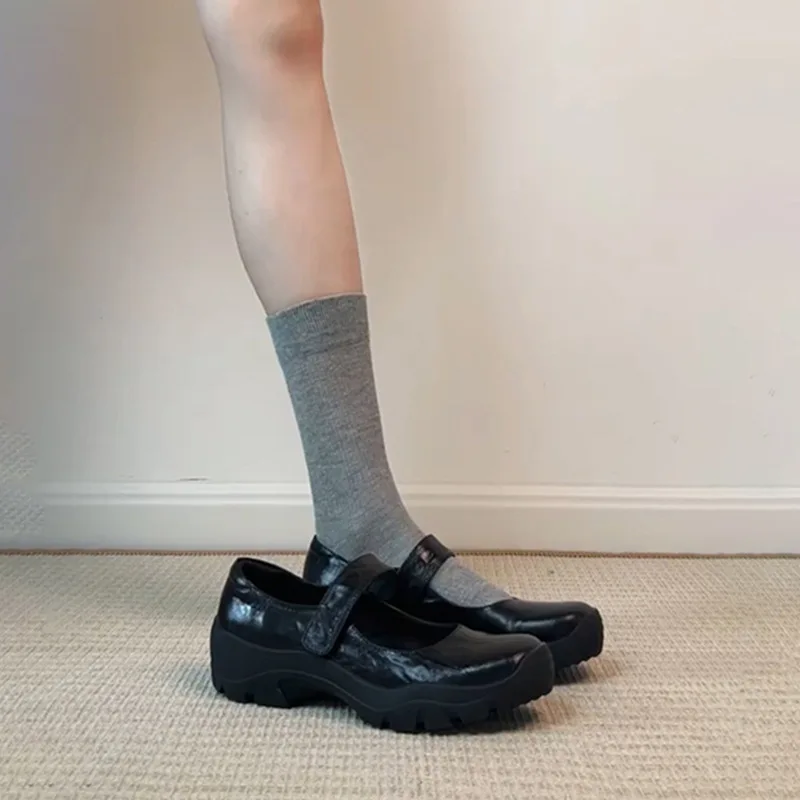 

Women Velcro Design Flat Shoes Mary Jane Style Shoes Outdoor Thick Soled Casual Women Shoe Comfortable Fashionable Shoe