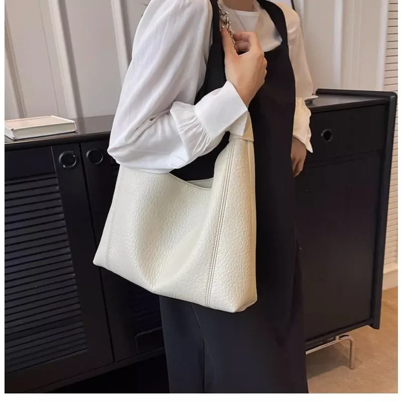 

ExquisiteSoft Leather Armpit Large Bag2023 New Fashion Chain Shoulder Tote Bag,Fashionable and Versatile Crossbody Bag for Women