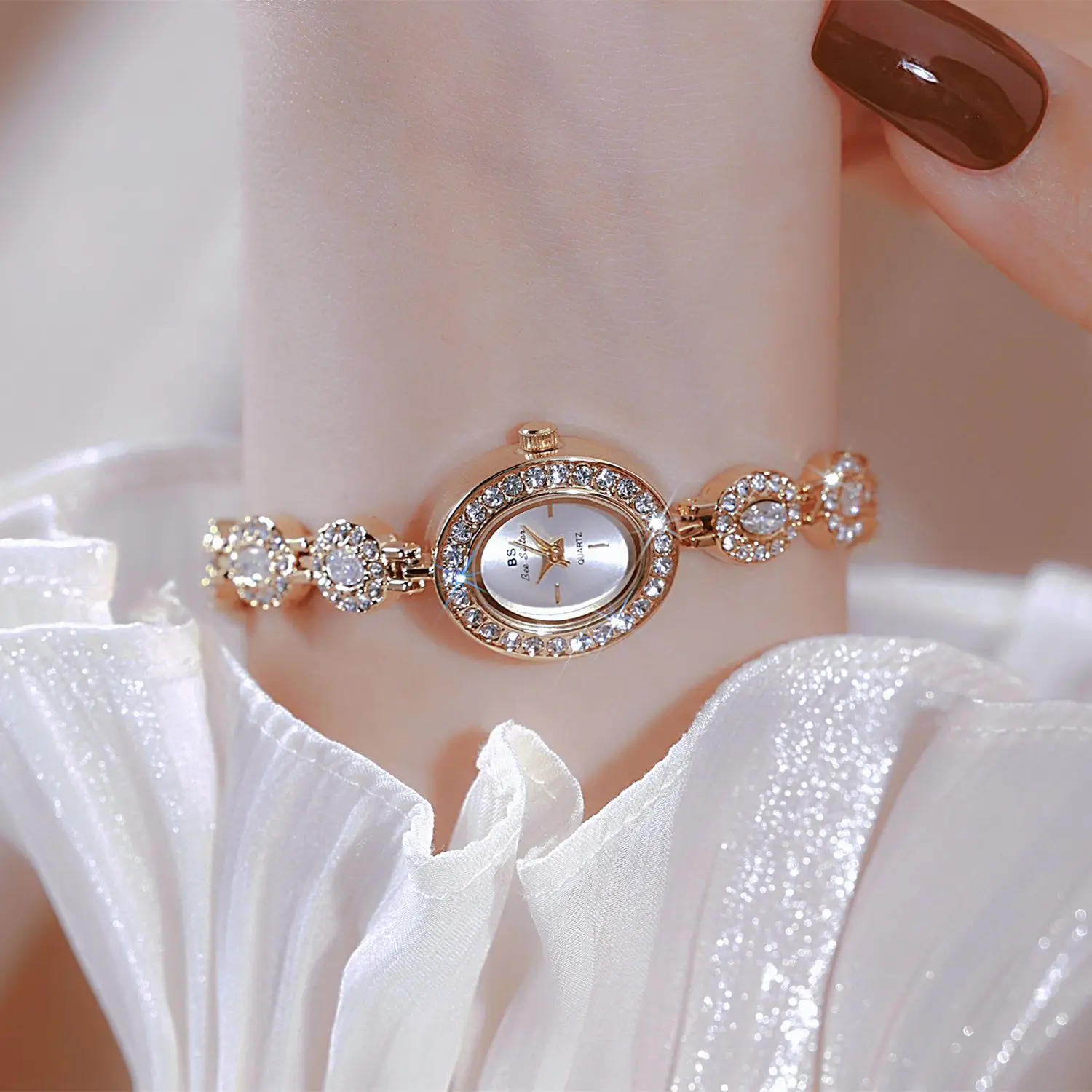 2025 Orologio da donna di vendita caldo Orologio da donna al quarzo di lusso Cinturino in acciaio inossidabile Orologio da studente con diamanti per donna Relogio