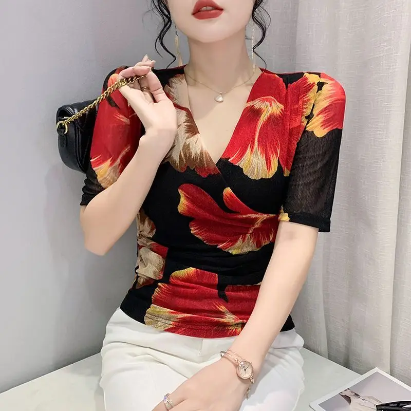Fashion Printed V-neck Ice Silk Mid-sleeved T-shirt for Women's Summer New Fashionable Top Slim Sexy Base Shirt