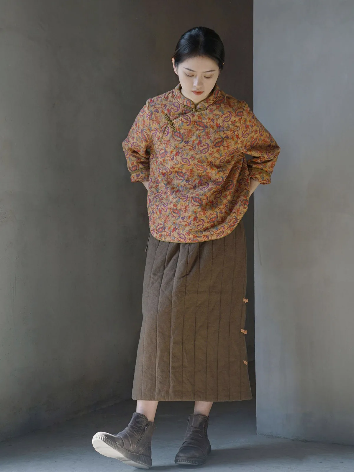 Women's Floral Pattern Stand Collar Soft Quilted Jacket Retro Chinese Traditional Frog Button Cheongsam Style Fitted Short Coat