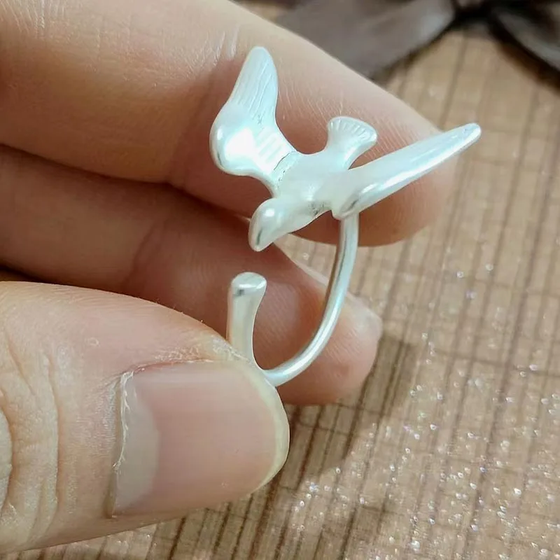 Creative Flying Bird Open Rings for Women Minimalist Adjustable Finger Ring Vintage Animal Statement Jewelry Gift Daily Wear