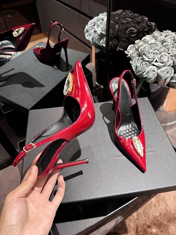 New Fashionable Water Diamond Pointed, Fine Heel, Stylish, Comfortable, Elegant, One Button, Baotou Sandals for Women, Summer
