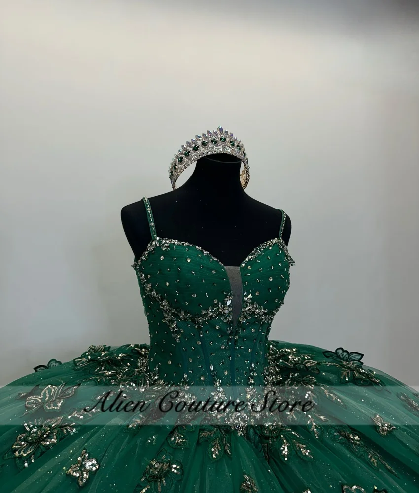 Voortreffelijke smaragdgroene quinceanera jurk baljurk met kralen 3D vlinders van toepassing op kristallen verjaardagsjurk Vestidos De 15 Años