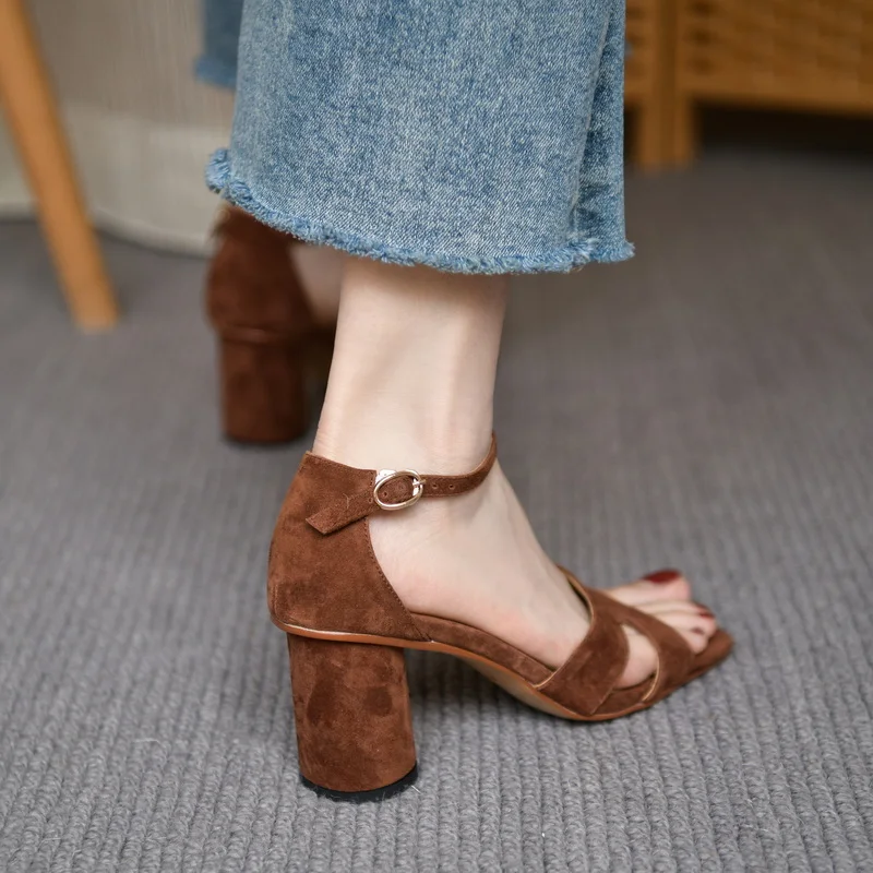 Cover High Heel 7 CM Summer Sandals  Open Toe Retro Shoes Women Sheepsuede Buckles One Strap Sandals French Style Women Shoes