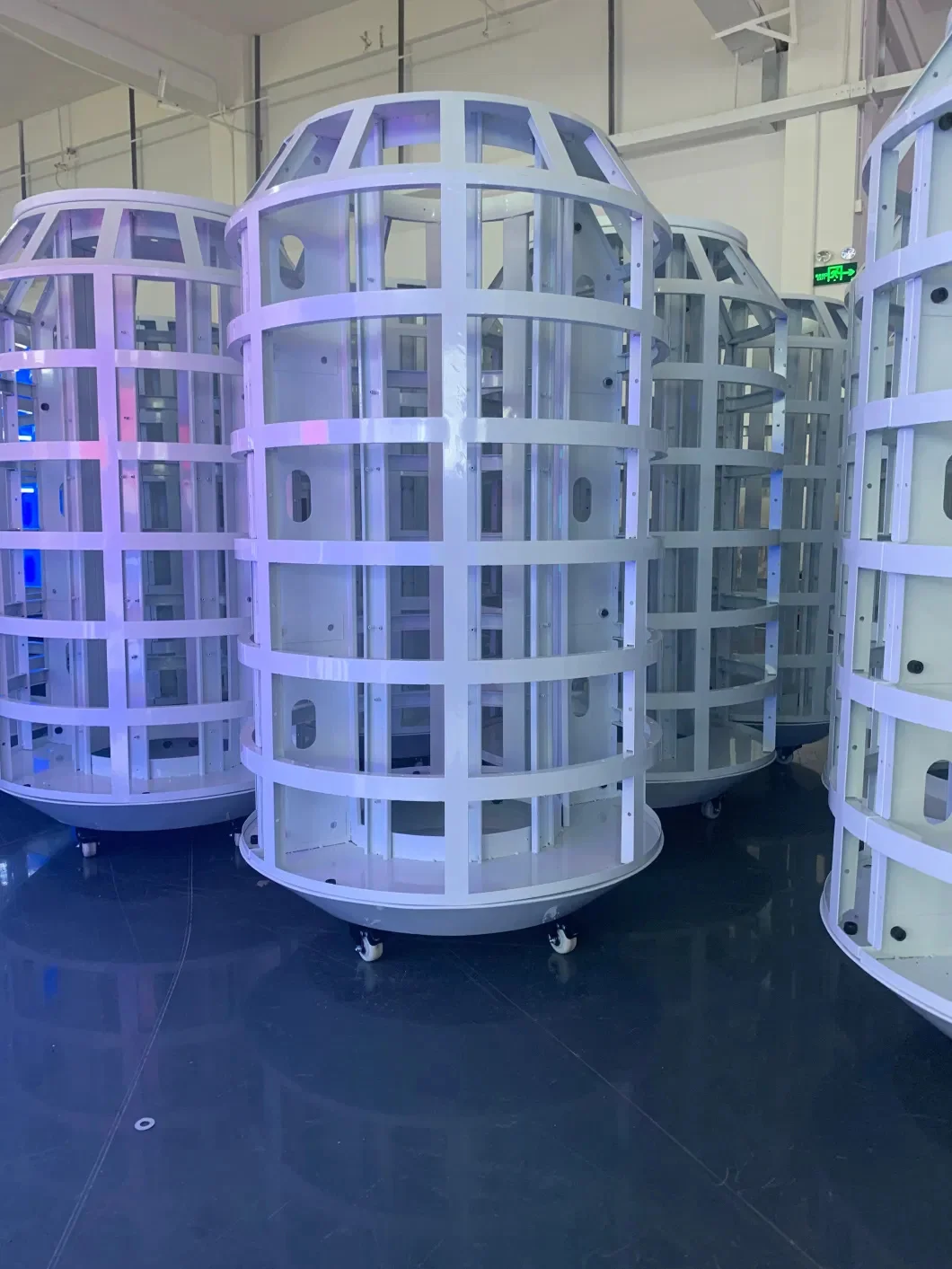 Bierflasche für den Innenbereich, kann in Soda geformt werden, runde Flasche, LED-Display, Kühler mit LED