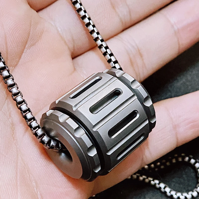 B.M War Hammer Knife Pendant Bm Titanium Saber Pendant B.M Umbrella Rope Decompression Toy Bm Gyro Knife Pendant