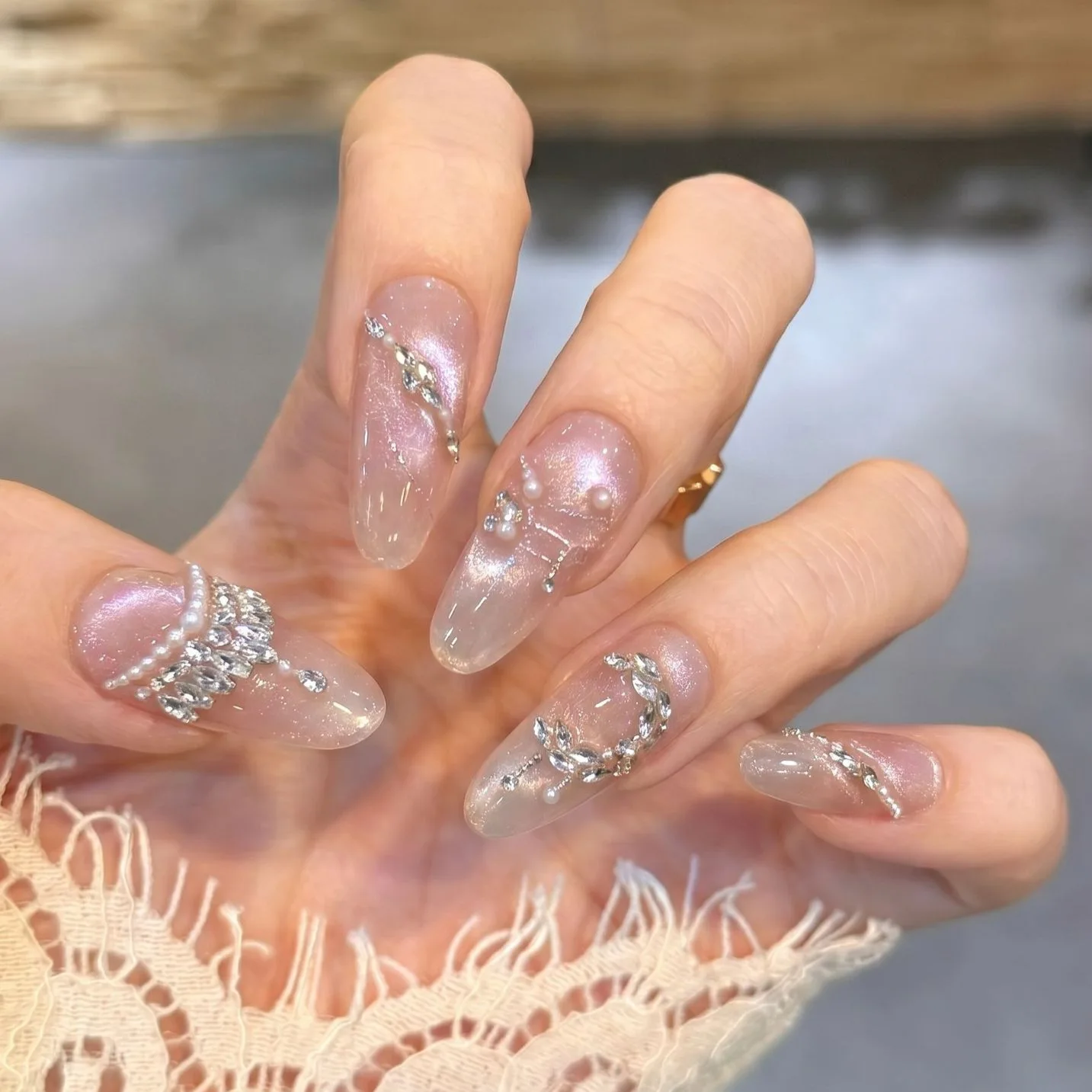 10pcs Purple Glitter Press on Nails Cat Eyes Zircon Half-Moon Design with Pearls DIY False Nails for Wedding Party
