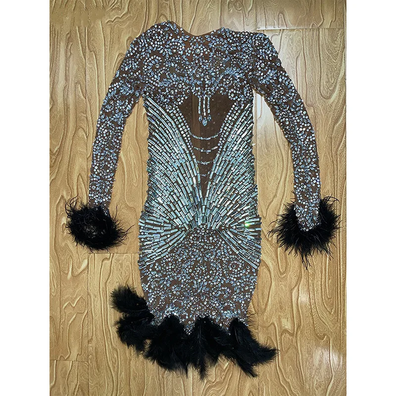Costume da compleanno Costume con diamanti Abito lucido con diamanti Elegante orlo in piume Gonna da donna con cristalli Abiti da notte De Bienvenida