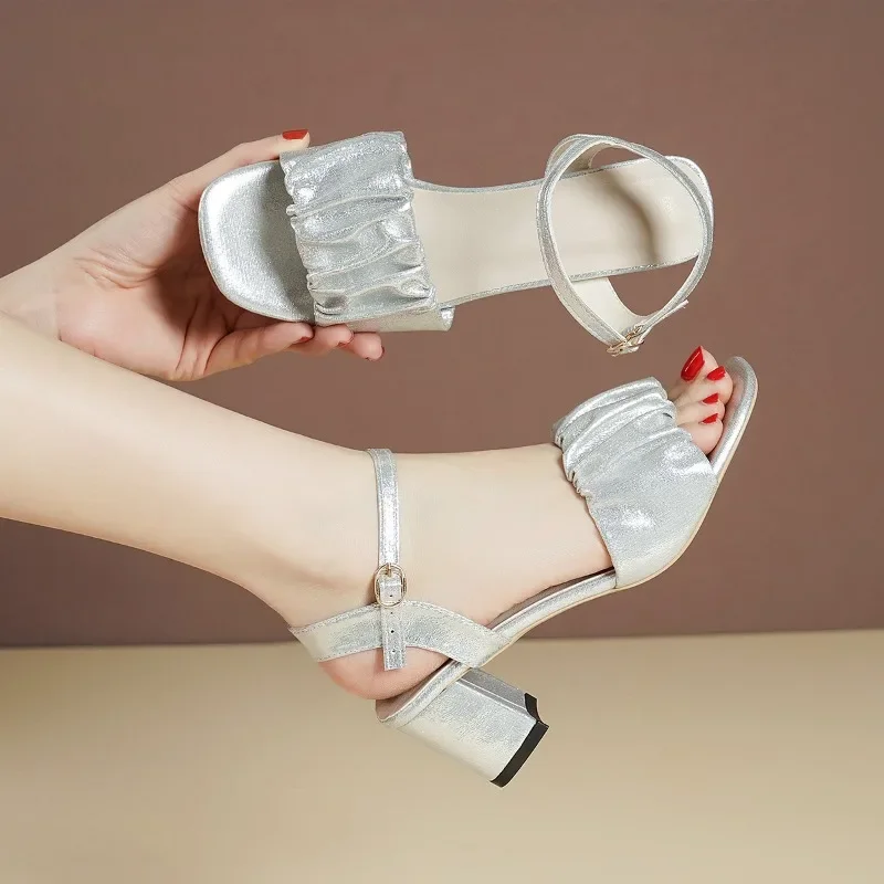 Large size sandals for women in 2024, new summer Korean version with high heels, pleated thick heels, one line fashion sandals