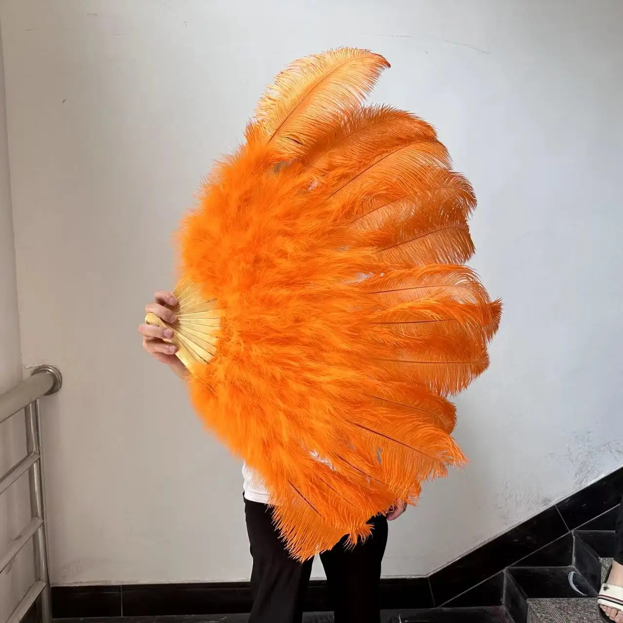 Colored Big Ostrich Feather Fans 100cm/130cm for Party Wedding Carnival Celebration Festival Dance Performance Props Feather Fan