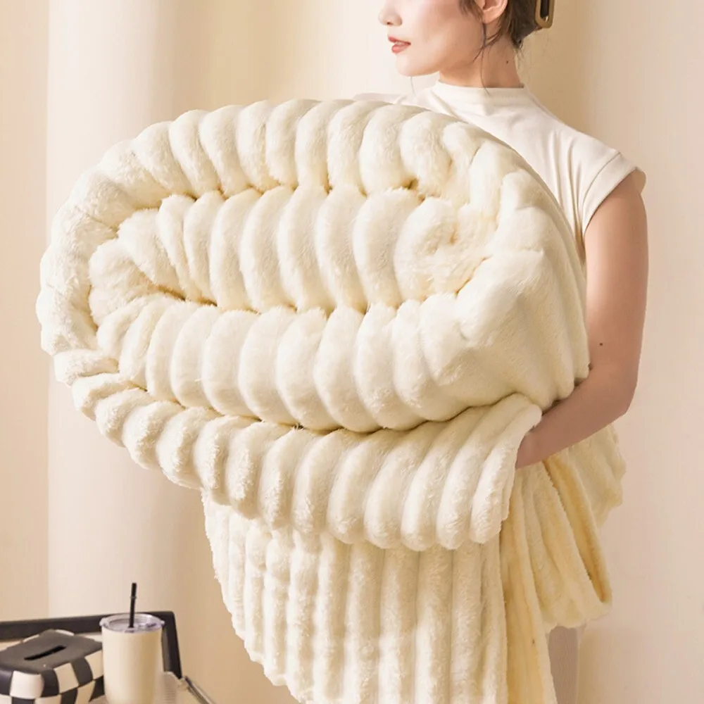 أرنب الفراء أفخم سميكة الحليب المخملية مخطط الفانيلا تكييف الهواء قيلولة بطانية للاستخدام لينة الدافئة المريحة السرير الأريكة في الهواء الطلق