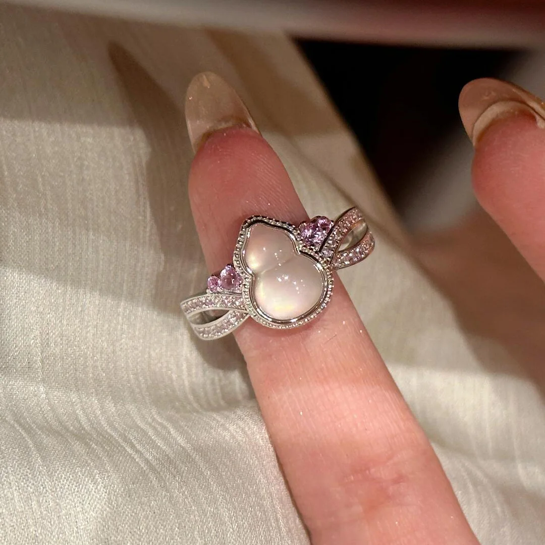 

Sweet Natural chalcedony Ring High Grade Classic Fashion Light Luxury Full Diamonds Gourd rings for women Wedding Jewelry