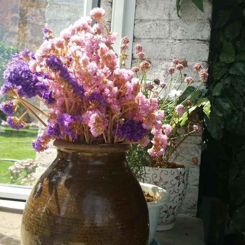 เสื้อสเวตเตอร์ถักคอตั้งทรงเข้ารูปสำหรับผู้ชาย ลายดอกไม้ปัก ดีไซน์ทันสมัย ให้ลุคดูอ่อนเยาว์