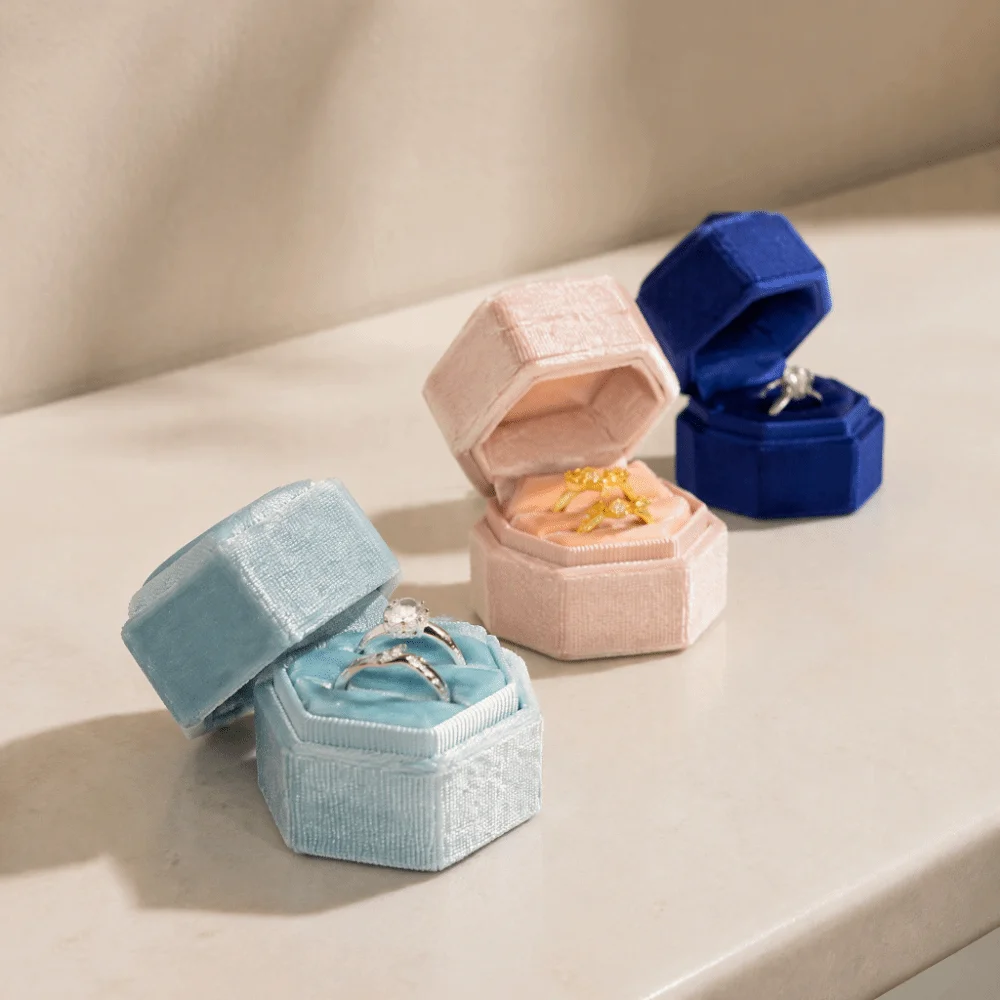 Light Luxury Velvet Hexagon Vintage Ring Box High-End Double Slot Jewelry Display Case Soft Mini Jewelry Organizer Engagement