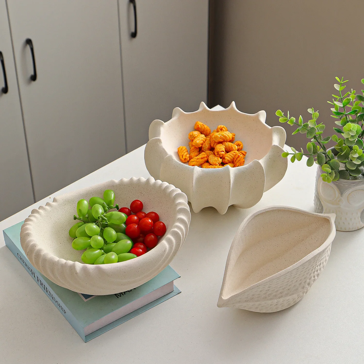 Ceramic Shell Fruit Bowl Textured snack bowl Afternoon tea serving Coffee table centerpiece bowl Decorative storage container