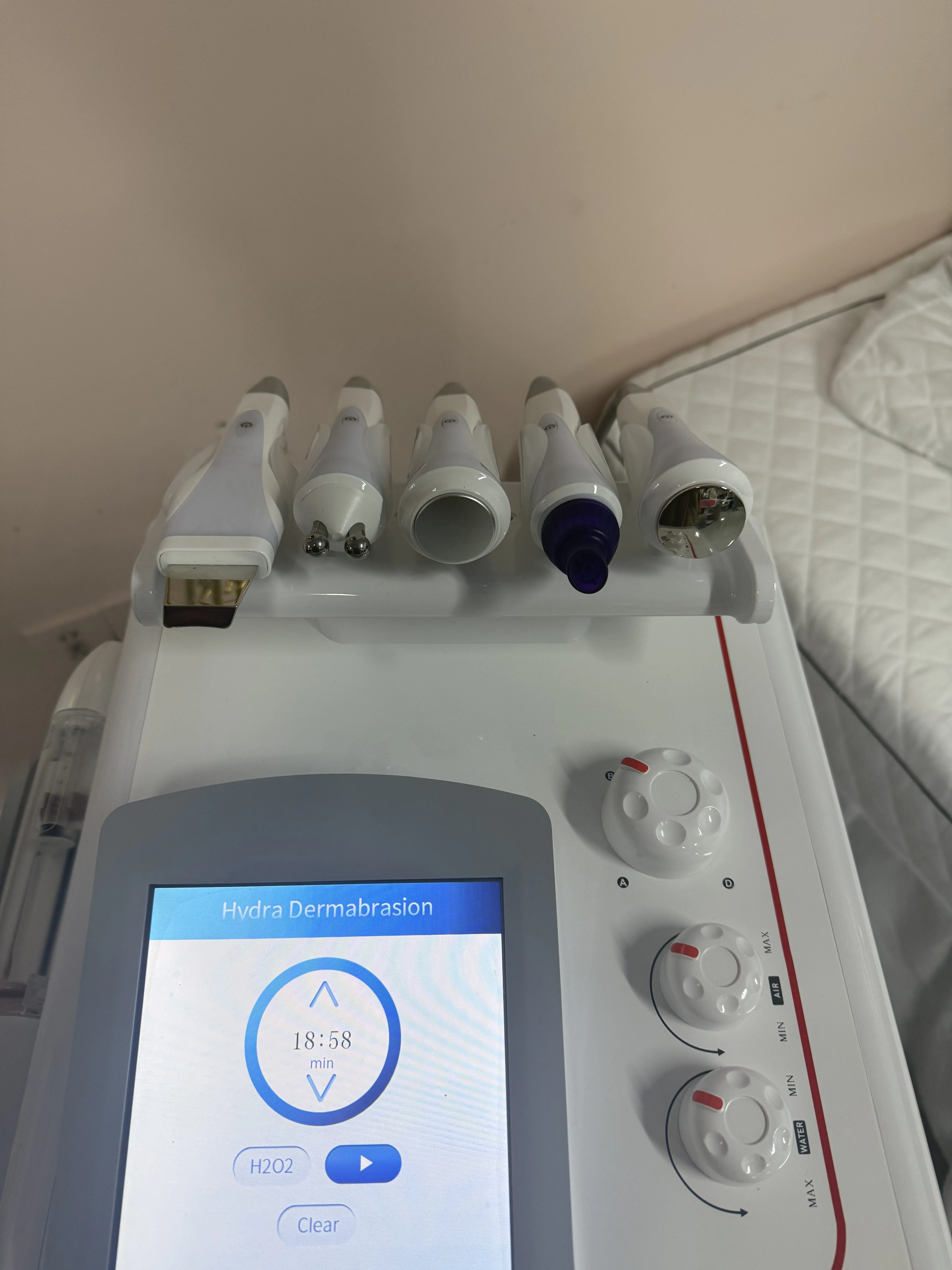 

Портативный аппарат для кислородной мезотерапии Oxgen Facial Machine, аппарат для гидродермабразии, кислородный пилинг-аппарат.