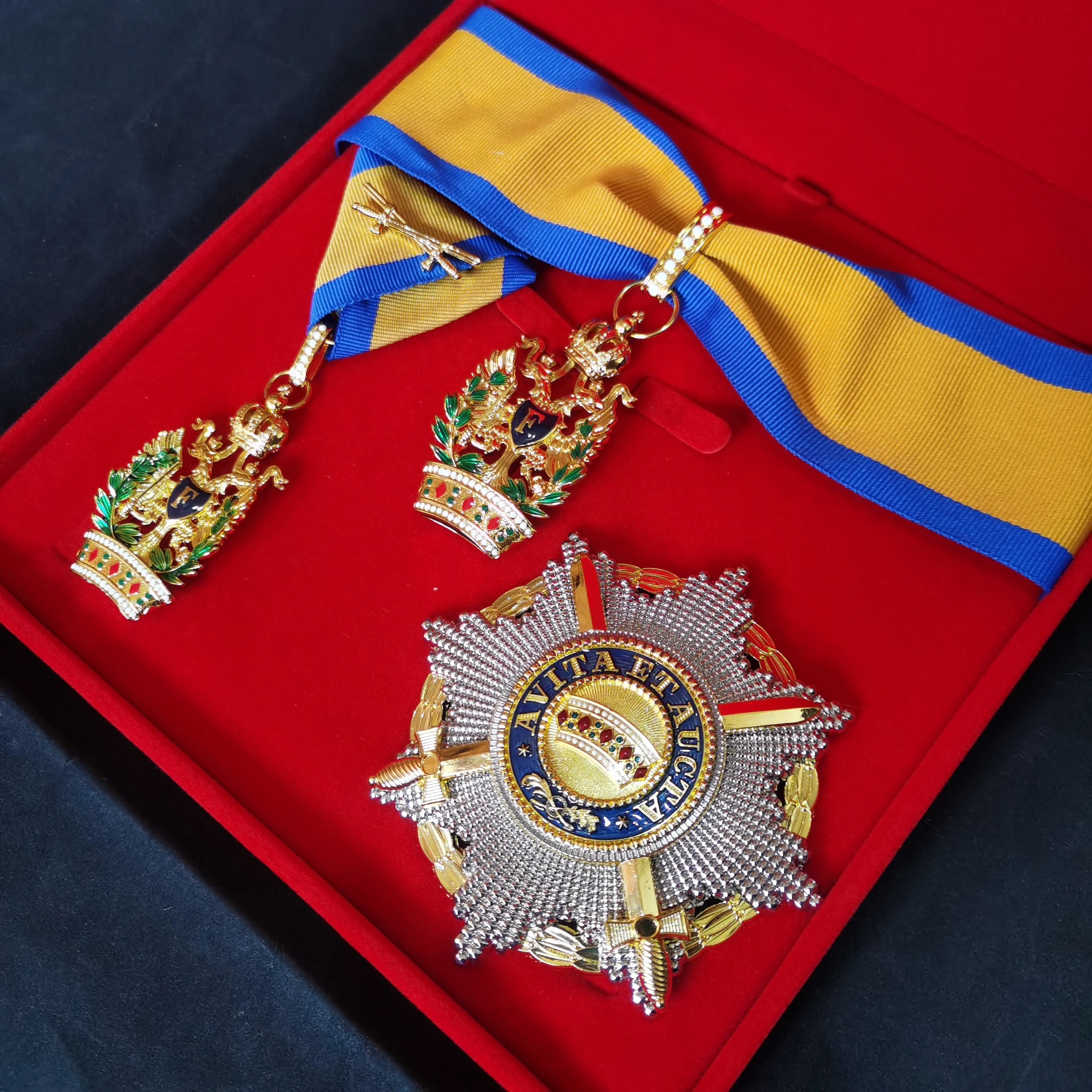 【Box Pack】Double-headed Eagle Crown Medal Imperial Double-Eagle Medallion Ribbon Badge SET Decoration Crafts Austria-Hungary