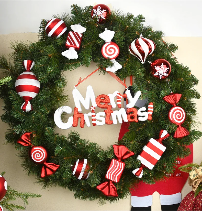 

Новогодние украшения, цветные конфеты.