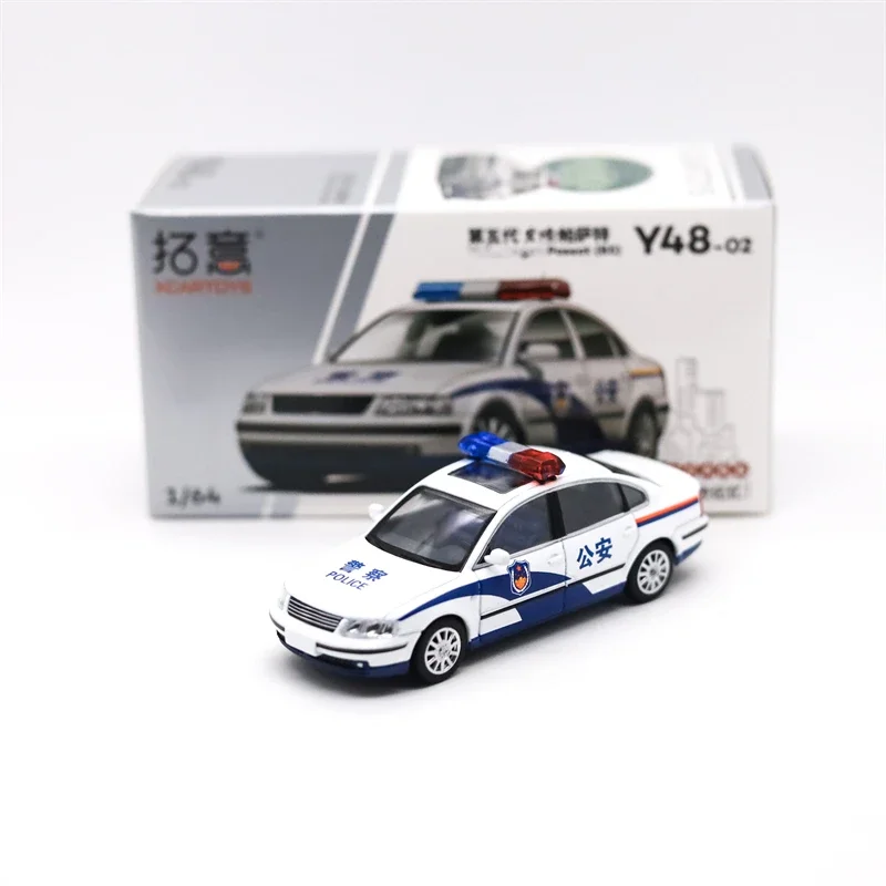 XCartoys 1:64 Passat gen5 - Public Security/Land Cruiser LC100 Police Model Car