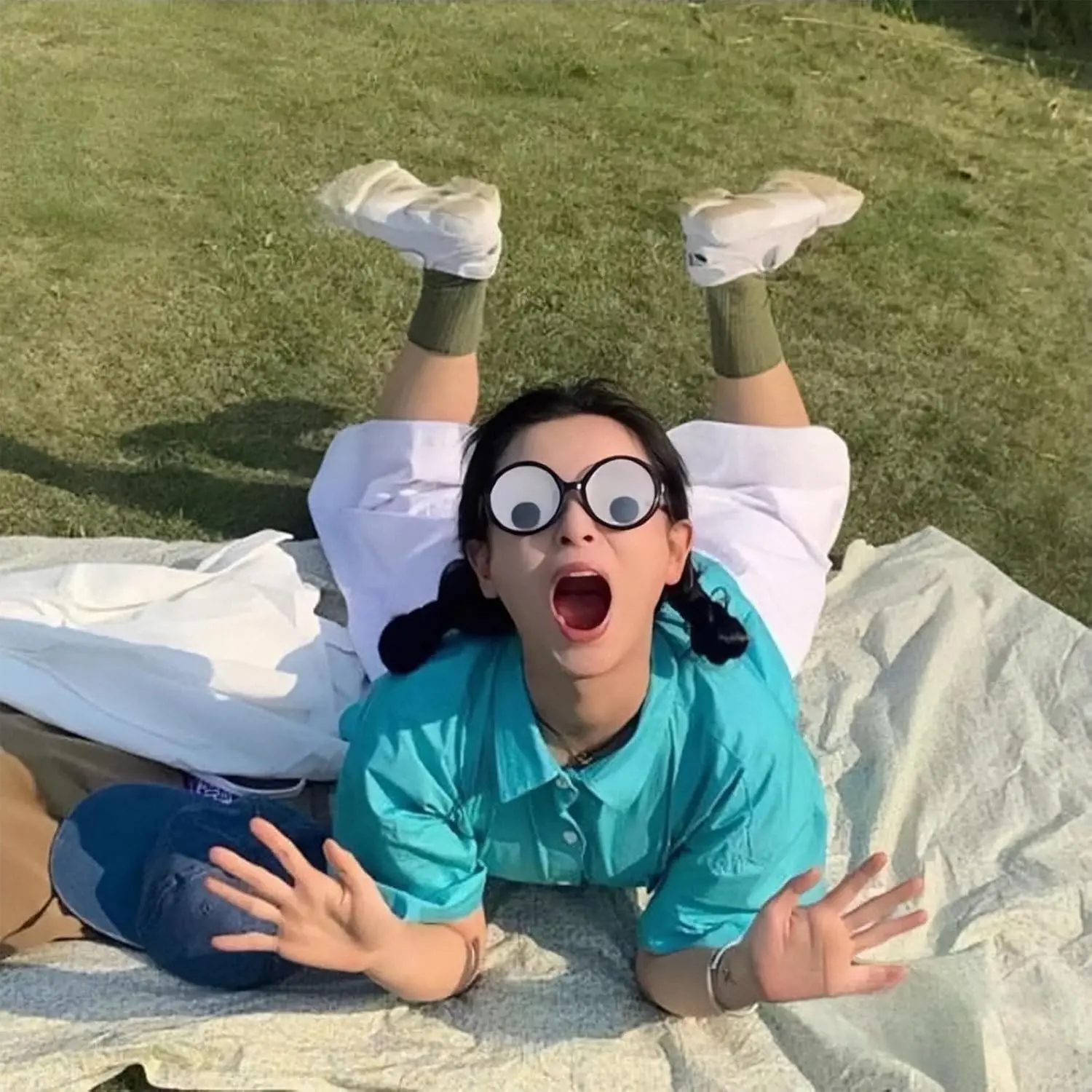 

Вечерние очки «Тряскающие глаза» с необходимыми забавными аксессуарами для розыгрышей для костюмов на Хэллоуин, легкие праздничные принадлежности