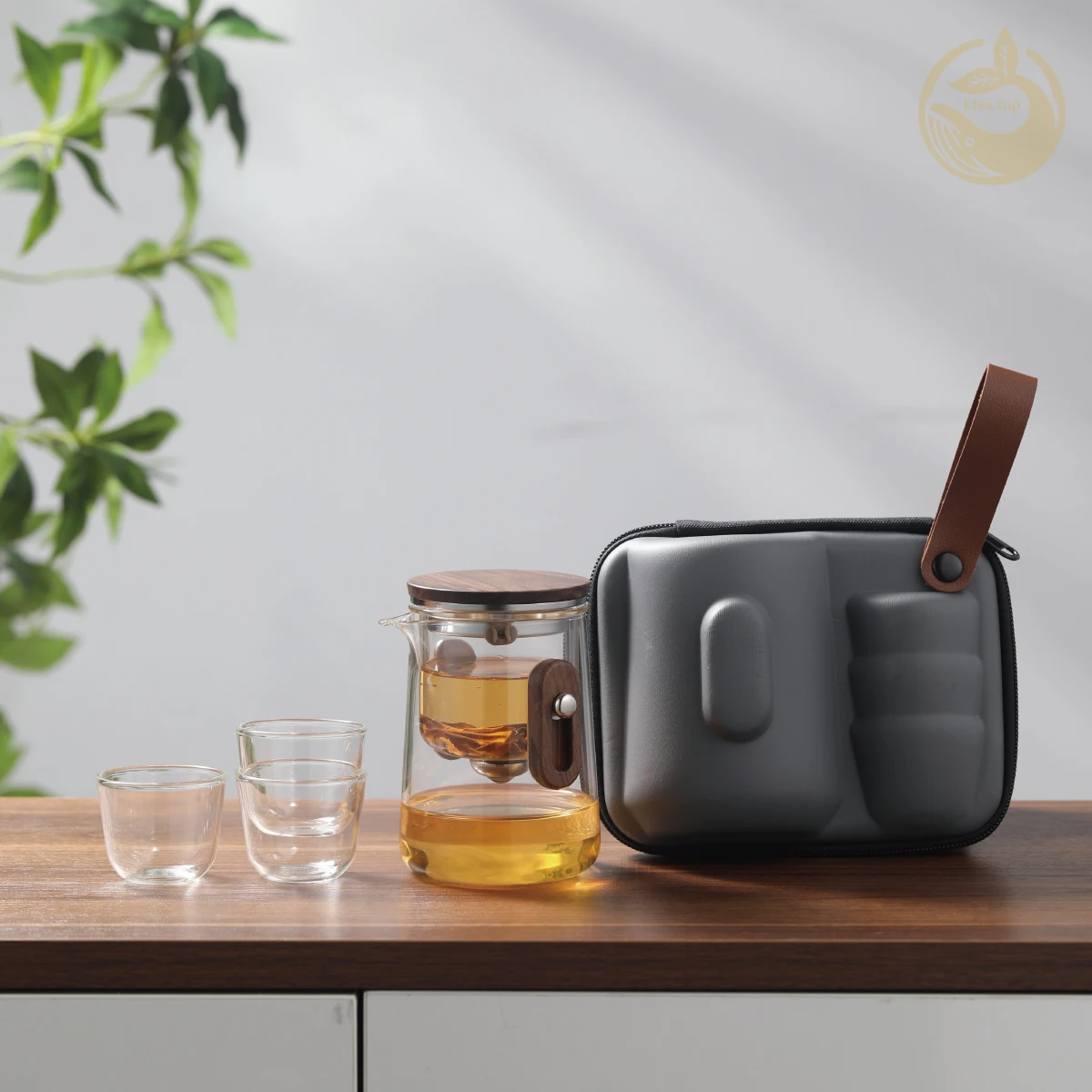 

KTea Magical One-Key Brewing: Walnut Glass mini Tea Set with Infuser for Perfect Kung Fu Tea travel edition