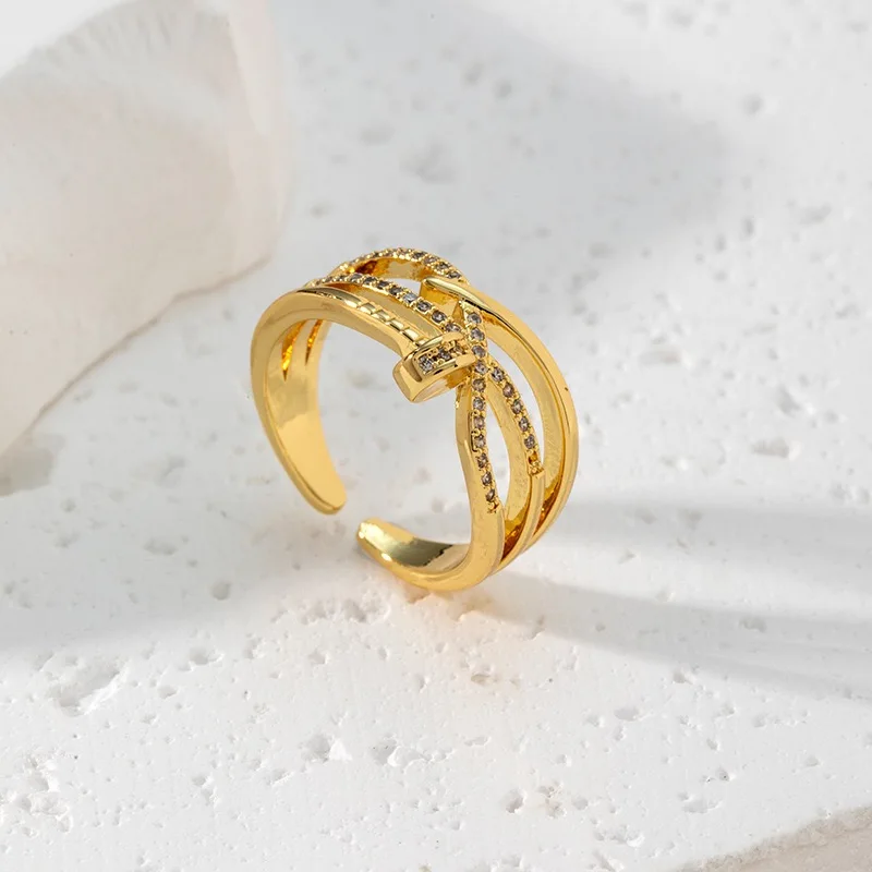 Classic Fashion Couple Ring, Copper Zirconia Women\'s Adjustable Ring, Fashion Gold Metal Crystal Needle Ring