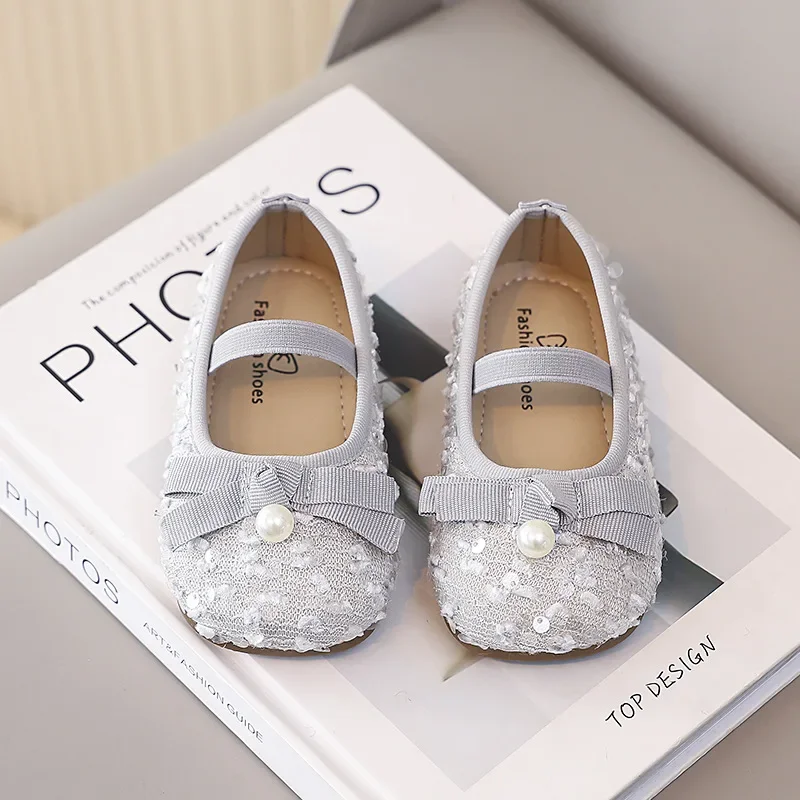 

Kids Dance Shoes Soft Sole Cute Girls Princess Shoes with Shiny Sequins 2025 New Fashion Children Flat Shoes Round Toes Sweet