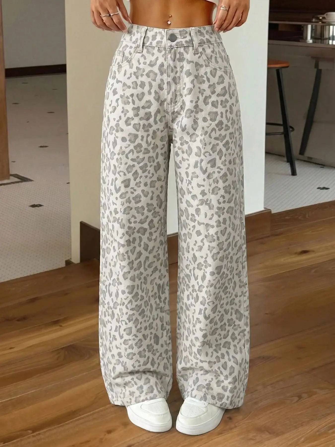 Small Size Women's Soft Washed Leopard Print Wide Leg Jeans, Easy Street Style, Comfortable and Stylish, Perfect for Daily Wear