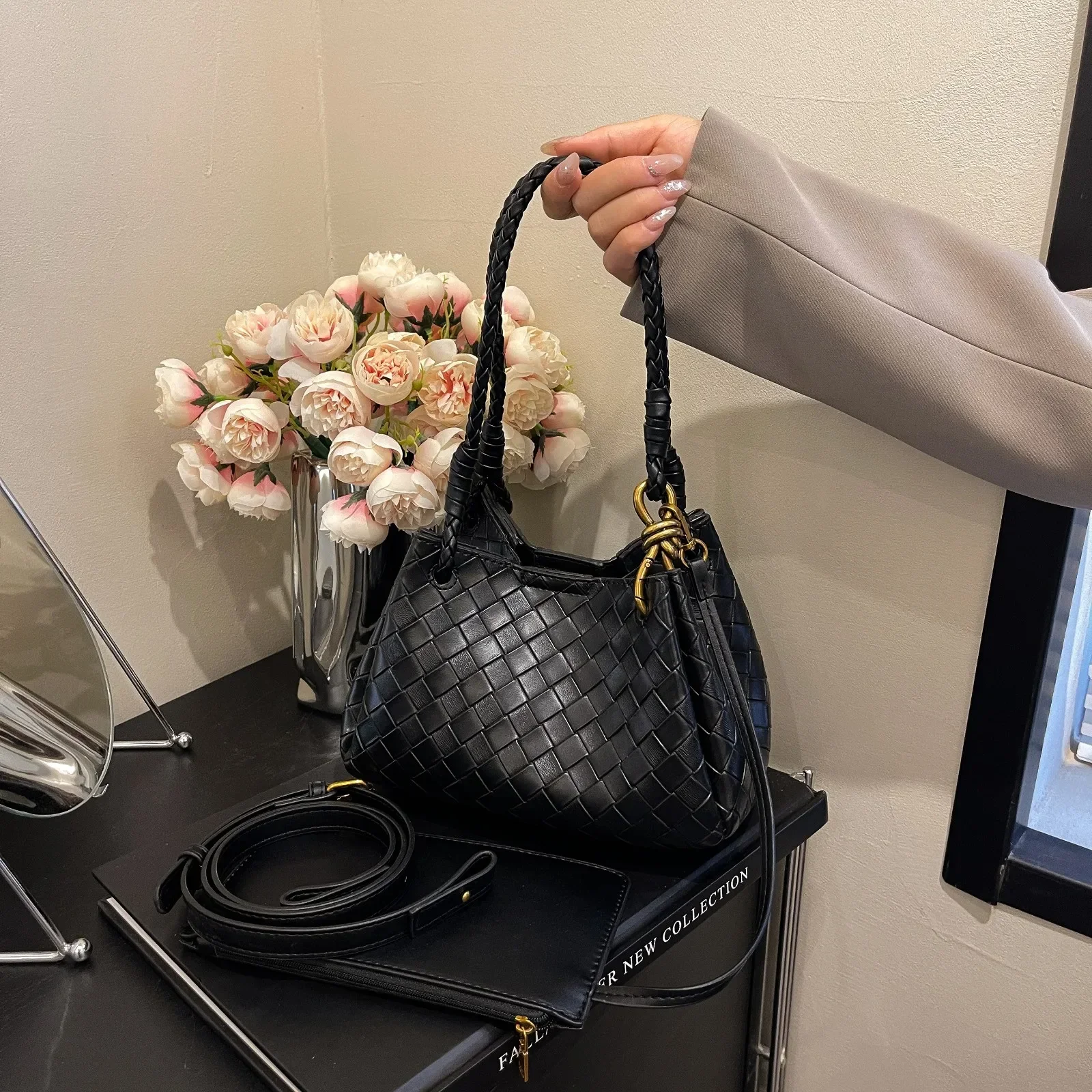 

Popular Classic Elegant Shoulder Bag For Women, Genuine Leather Tote Bags By Famous Designer Luxury Brands