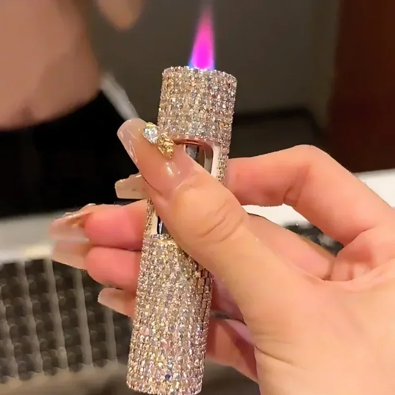 2025 Mini encendedor inflable de lujo con diamantes de imitación para niñas y mujeres, encendedor portátil de Metal a prueba de viento con llama rosa azabache, herramienta pequeña