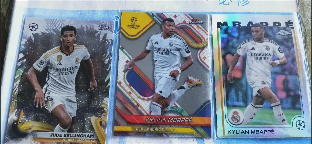 Topps di carte da collezione originali PANINI Football Star Topps. Configurazione garantita della carta della stella del calcio del Top Club, 1 confezione da 5 carte