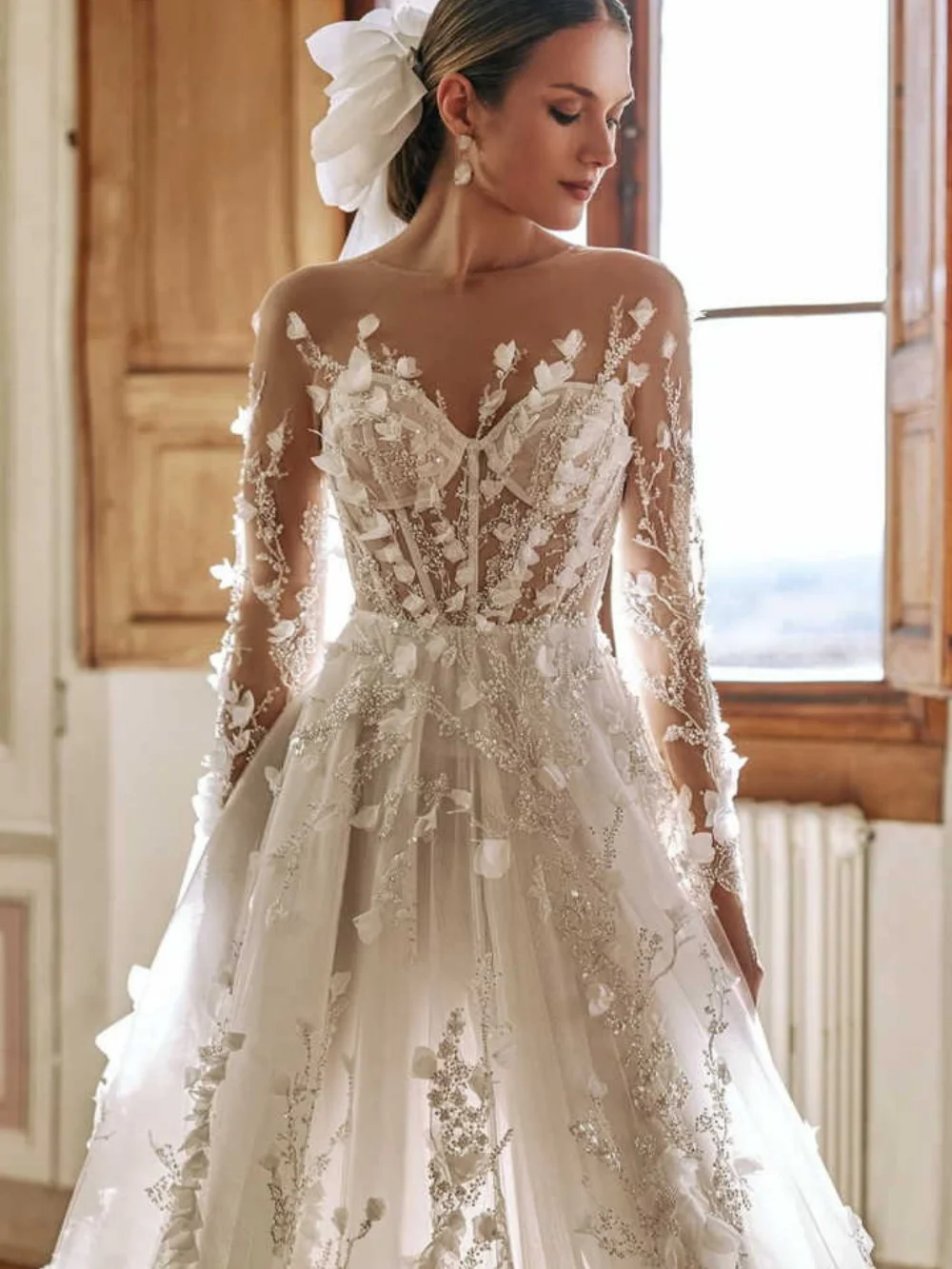 Princess Ball Gown Wedding Dresses High Neck Long Sleeve Appliques Bridal Gowns With Veils Sequins Customized Vestidos De Novia