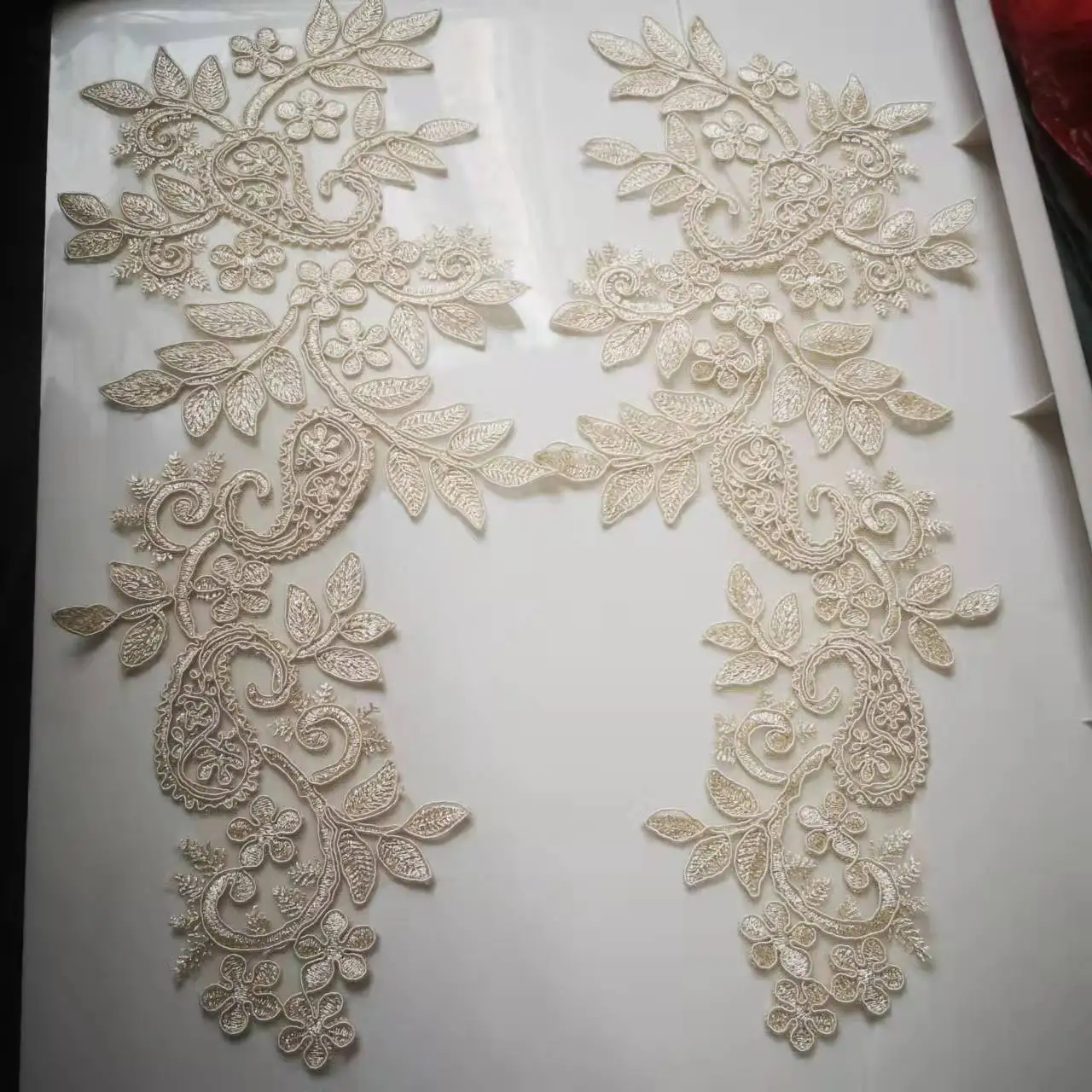 2 szt. Złote aplikacje koronkowe szampana kwiatowa dekoracja ślubna 16x38cm