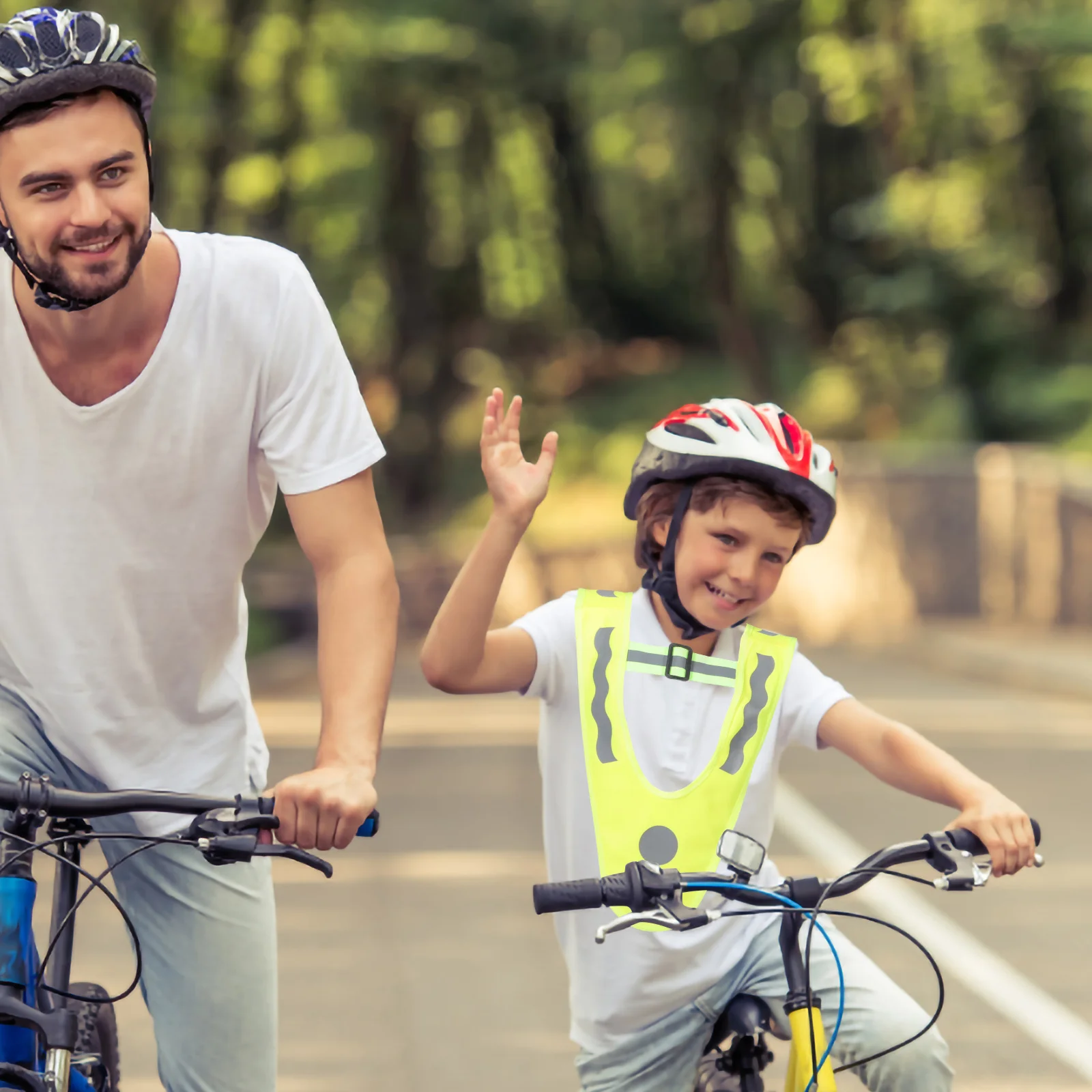 เสื้อกั๊กสะท้อนแสงเพื่อความปลอดภัยที่มองเห็นได้ชัด เสื้อกั๊กนิรภัยน้ำหนักเบาระบายอากาศได้ดีสำหรับการเดินทาง