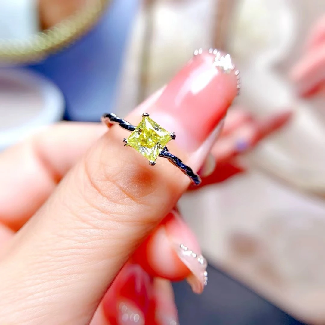 

VVS Grade Yellow Moissanite Ring for Engagement 5mm 0.8ct Moissanite 925 Silver Ring with Gold Plated Can Pass Diamond Testing