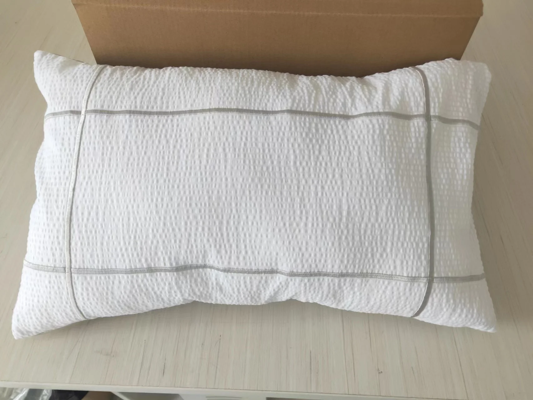 

China Wholesale Seersucker Embroidery Bedding Set Duvet Cover Set Manufacture