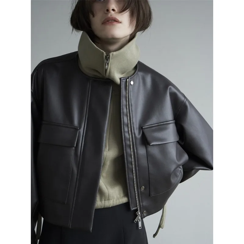 

Новые куртки Короткая черная куртка из мягкой искусственной кожи Женские топы с длинными рукавами и карманами на молнии с двойной планкой Модное пальто