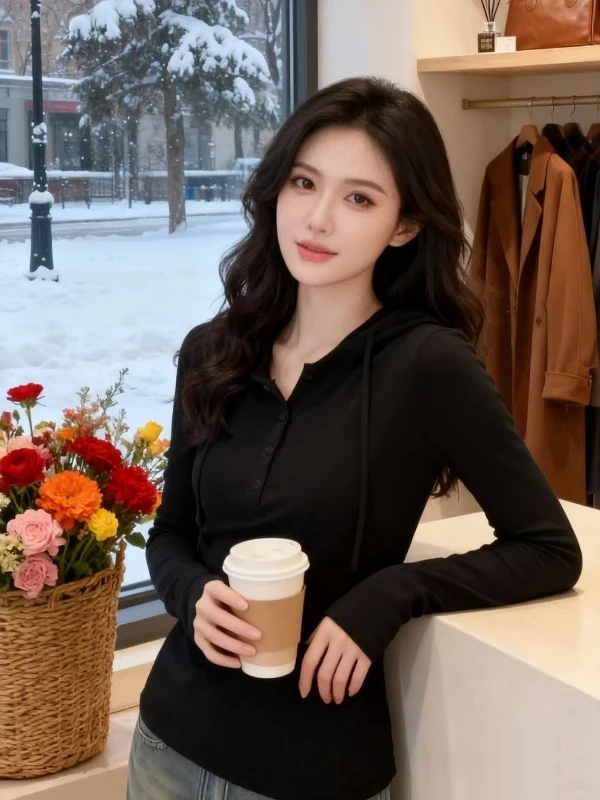 

Черная женская толстовка с капюшоном и длинными рукавами, на флисовой подкладке, утепленная, весна 2026, большие размеры, приталенный крой, базовый слой