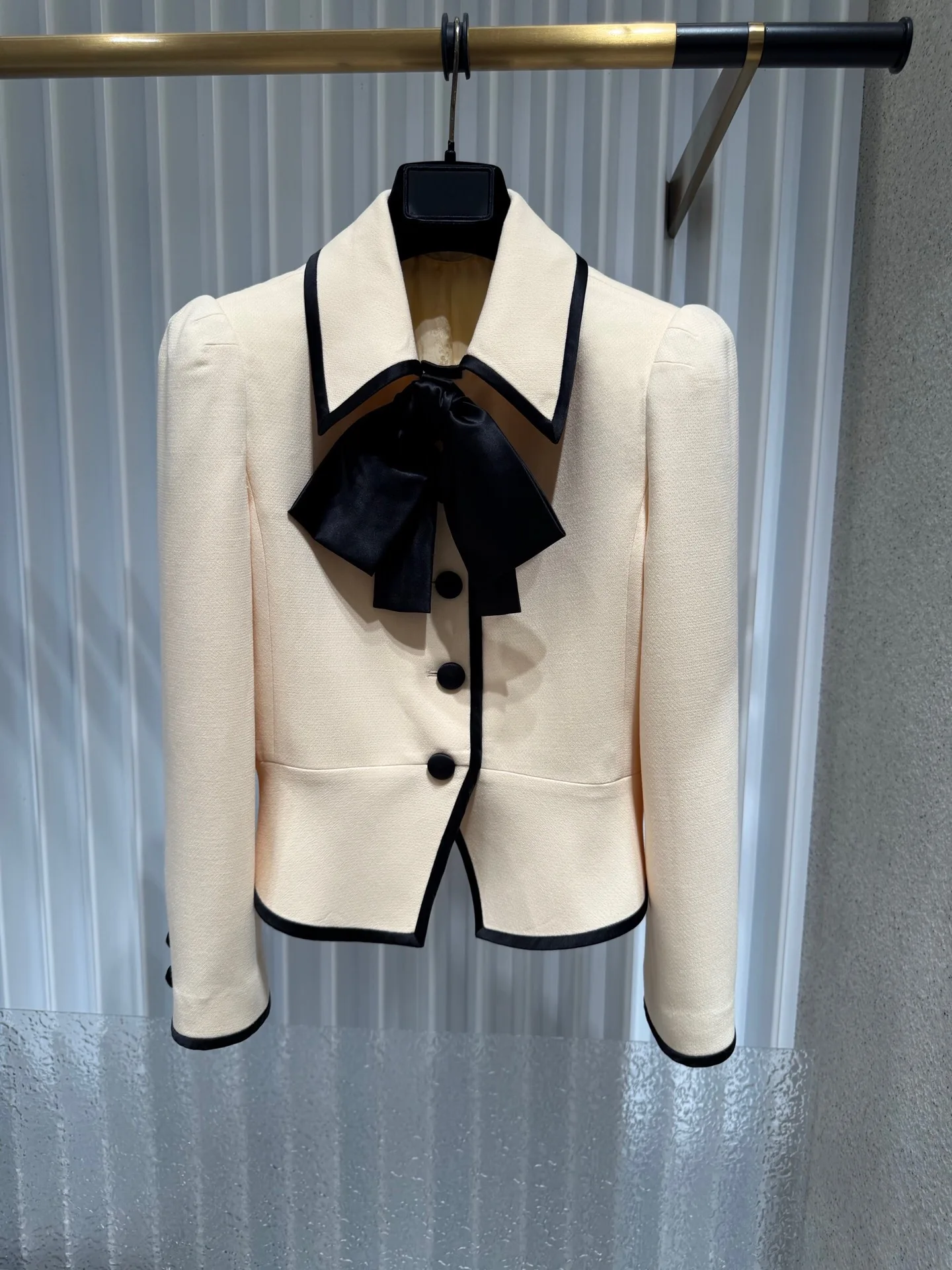 ⁠ Giacca Elegante Nera 100% La - Tailored Coat Wool recensione e prezzo