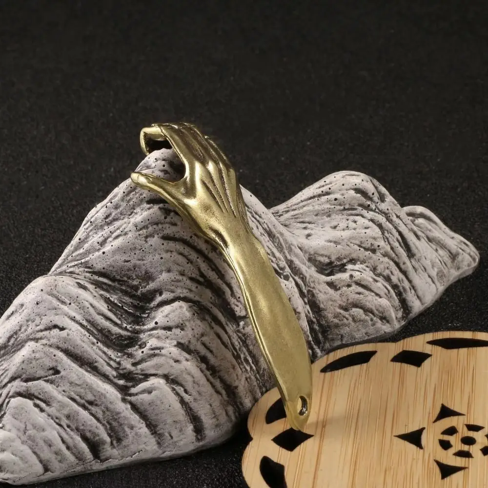 Waist Hangings Hand Arm Keychains Retro Brass Handmade Metal Bottle Opener Pendant Home Decoration Helping Hand Keyring