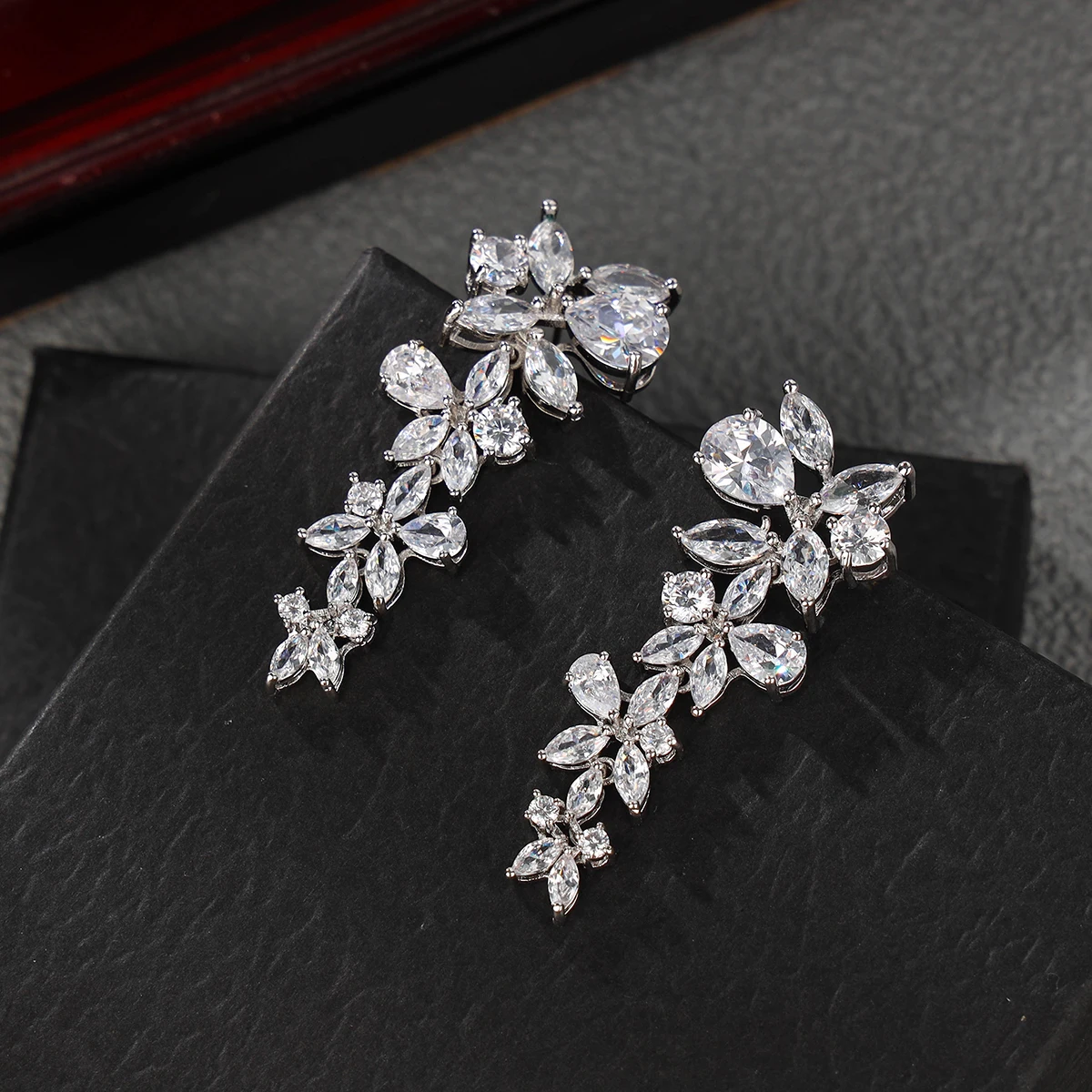 Fashion Luxury Cubic zirconia Bridal Earrings are Suitable for Wedding Balls, Parties