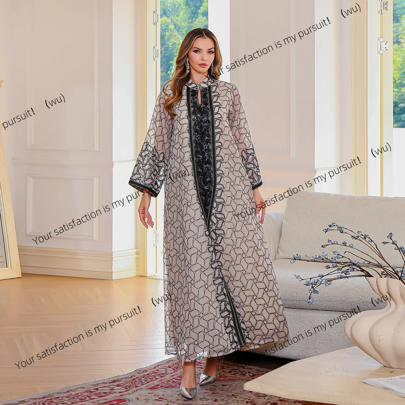 Jubah bersulam baru. Gaun malam mewah ringan elegan berlengan panjang model Dubai