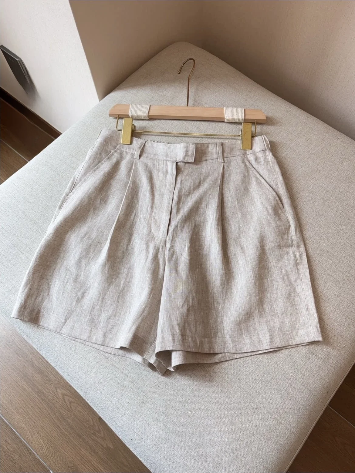 

High Waist Pleated Ivory Cotton Linen Casual Shorts Spring Summer Heidd BC2026 Classic Aesthetic Straight Leg Zipper Closure