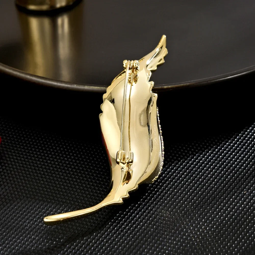 Fashion Metal Brooch Enamel Feather Brooches Simple Women's Clothing Suit Accessories Pin Unique Design Jewelry Birthday Gift