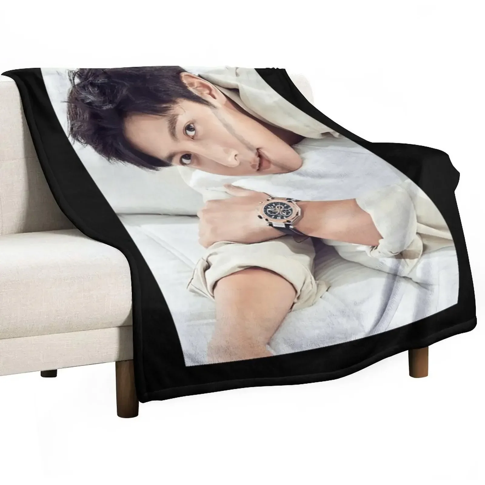 

Ji Chang Wook Classic . Throw Blanket Luxury Throw Luxury Thicken Flannel Fabric Blankets