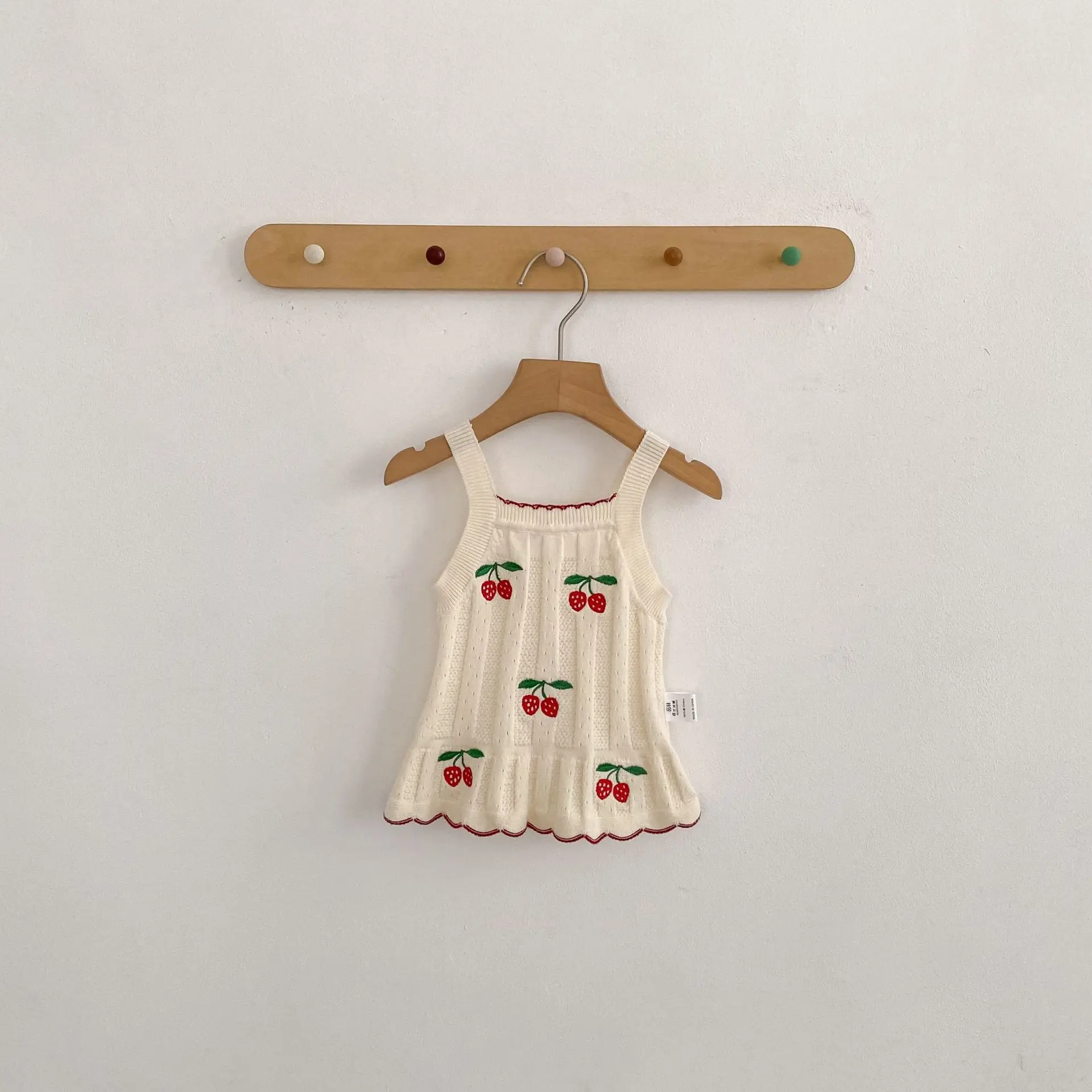 2026 Spring New Baby Girl Sleeveless Knitted Sling Cotton Infant Girls Sweet Strawberry Embroidery Strap Tops Toddler Sweater