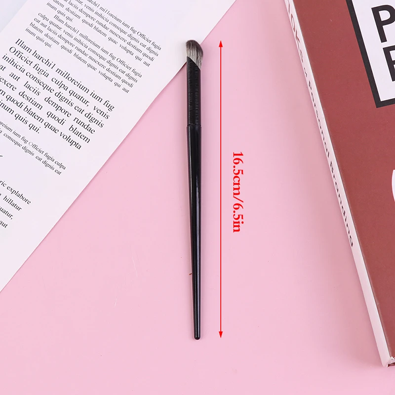 다크 서클 붓기를 위한 언더 아이 미니 컨실러 메이크업 브러쉬 새로운 화장품 브라이트닝 컨실러 브러쉬 코 컨투어 브러쉬,