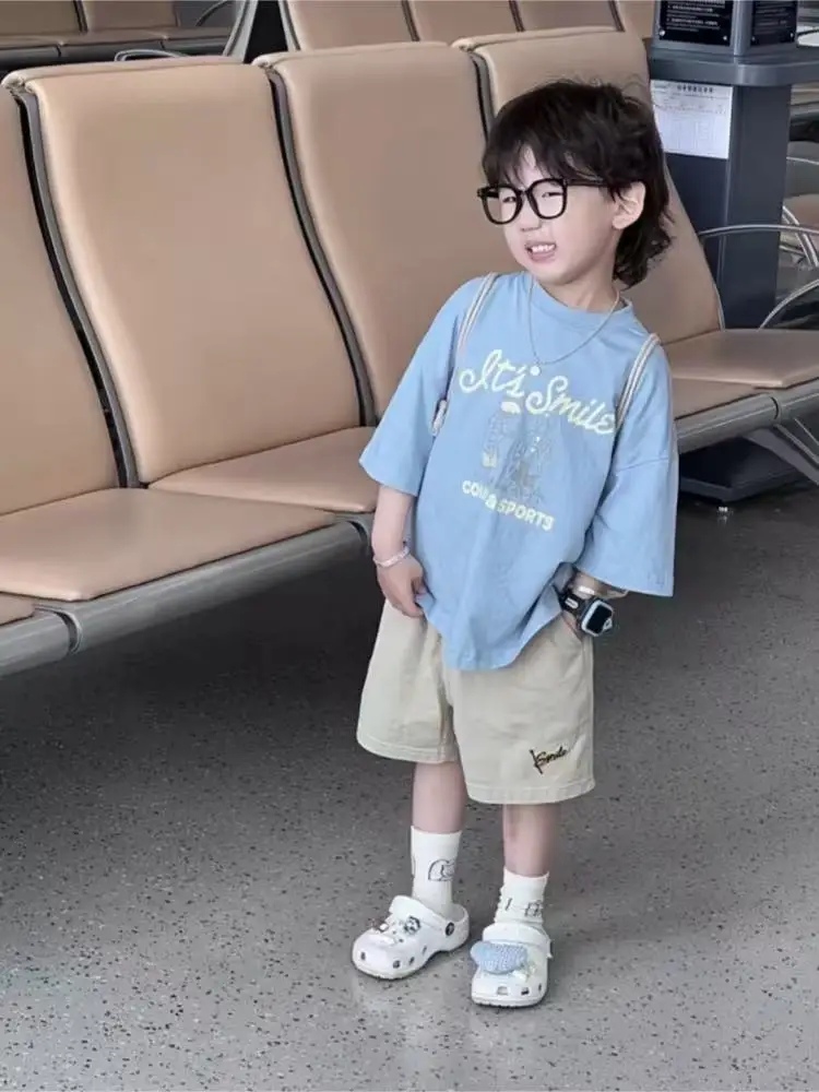Boys' Short Sleeved Suit 2026 New Cool And Stylish Niche T-shirt Stylish Baby And Children's Two-piece Set